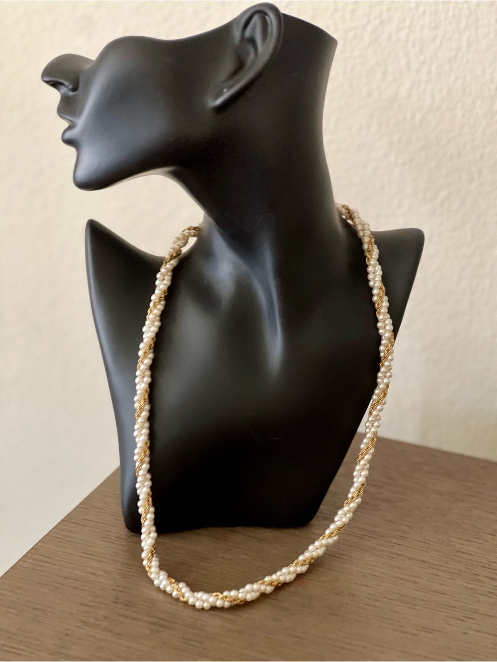 🌺 Gold and Pearl Twisted Rope Necklace - Women Jewelry